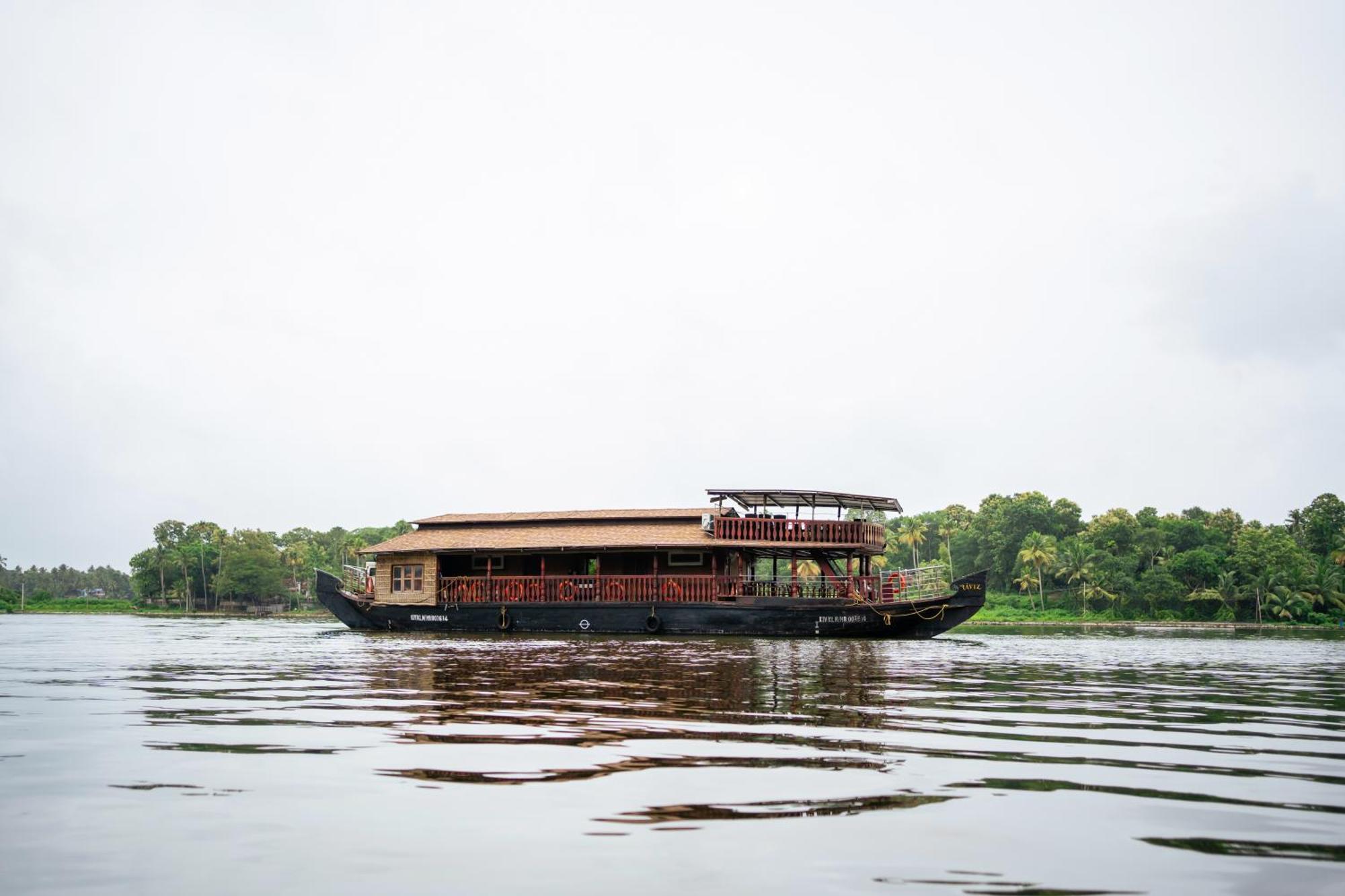सहारा The Leela Ashtamudi, A Raviz 5*