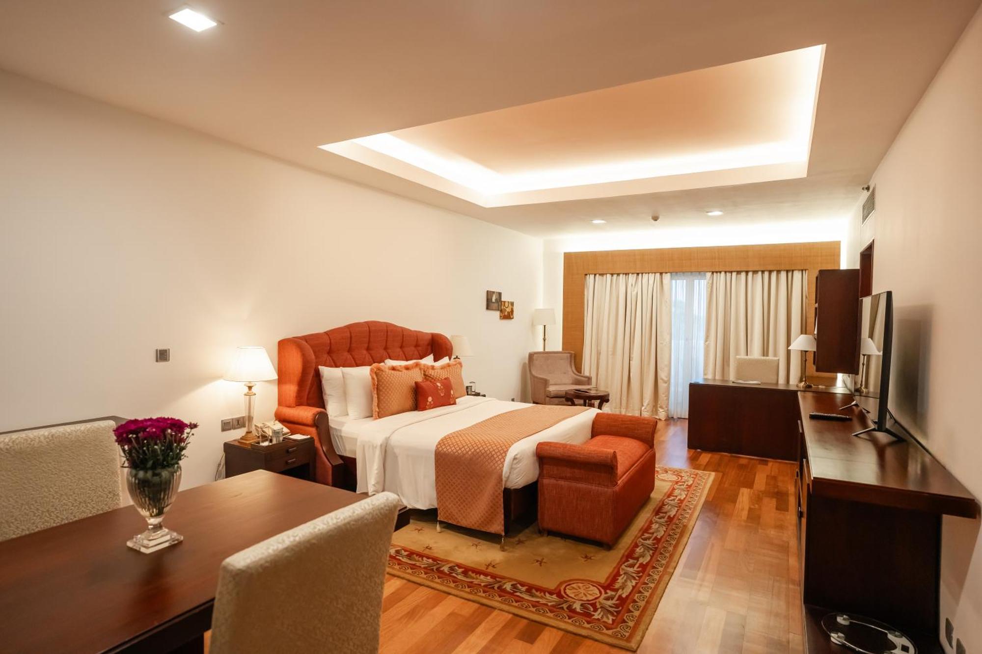 The Leela Ashtamudi, A Raviz 5*
