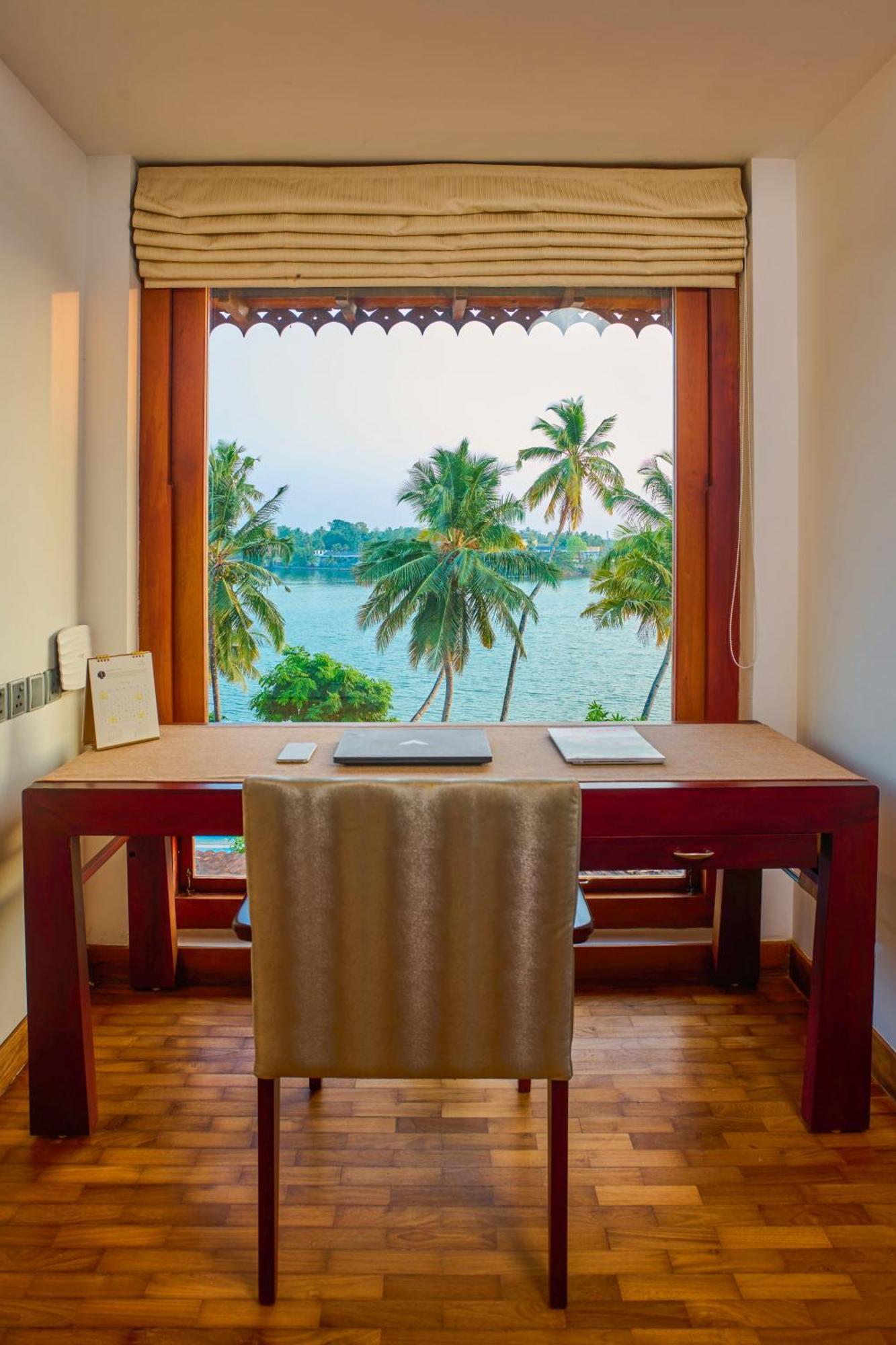 सहारा The Leela Ashtamudi, A Raviz Kollam