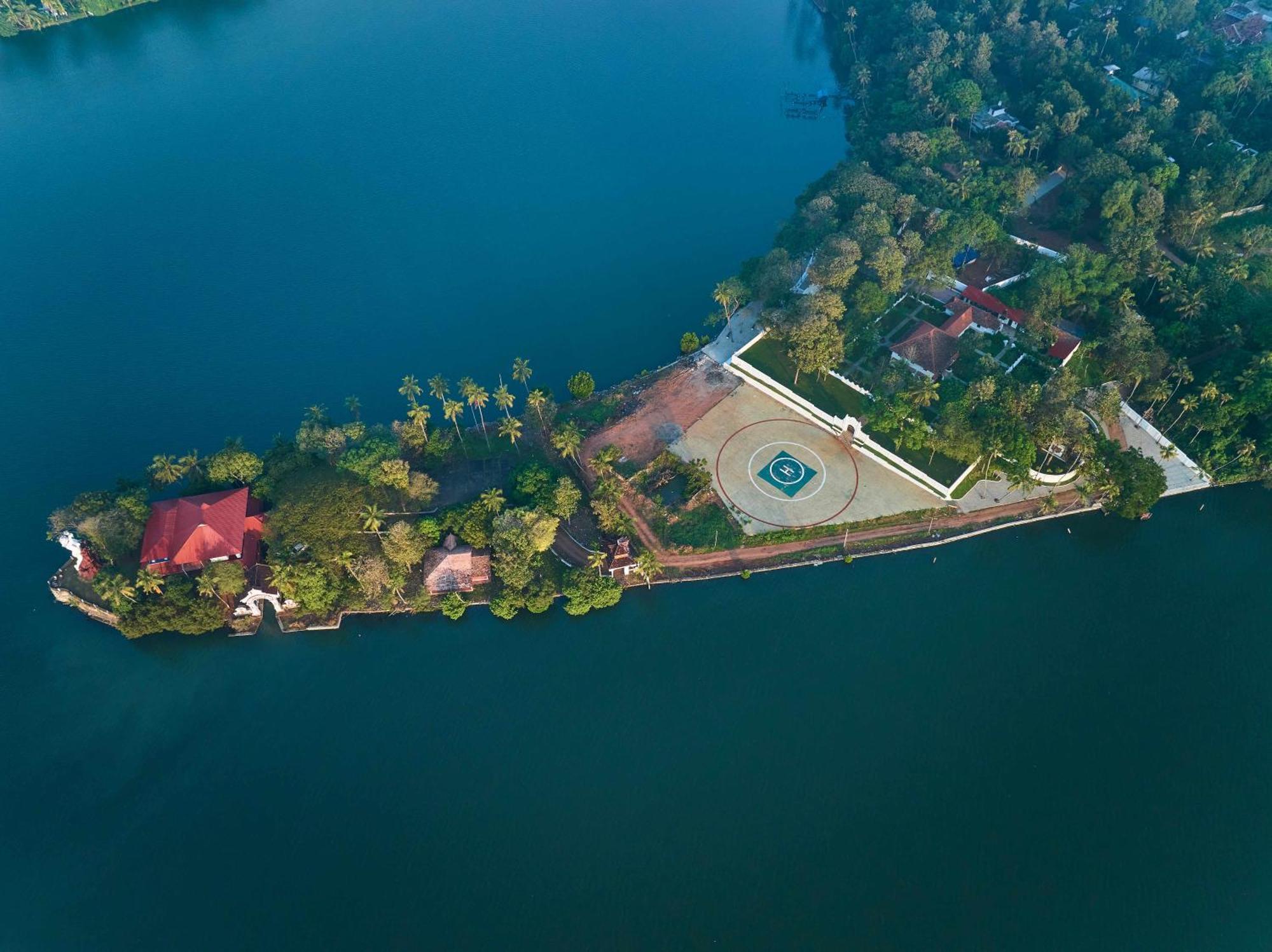 The Leela Ashtamudi, A Raviz सहारा